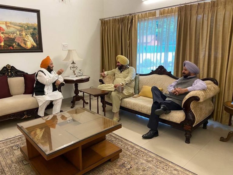 ਪੰਜਾਬ ਪ੍ਰਦੇਸ਼ ਕਾਂਗਰਸ ਕਮੇਟੀ ਦੇ ਪ੍ਰਧਾਨ ਨਵਜੋਤ ਸਿੱਧੂ ਨੇ ਲਾਲ ਸਿੰਘ ਅਤੇ ਵਿਧਾਇਕ ਰਾਜਿੰਦਰ ਸਿੰਘ ਨਾਲ ਕੀਤੀ ਮੀਟਿੰਗ
