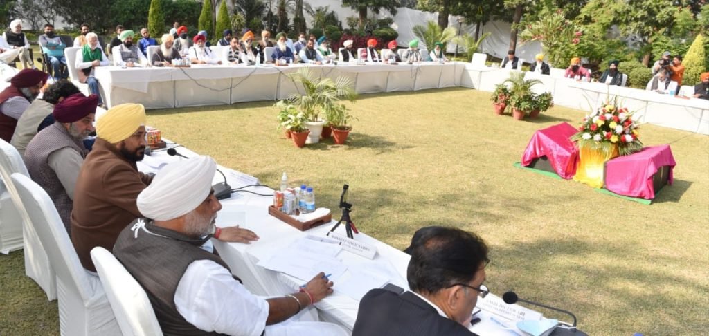 ਮੁੱਖ ਮੰਤਰੀ ਵੱਲੋਂ ਗੁਲਾਬੀ ਸੁੰਡੀ ਨਾਲ ਪ੍ਰਭਾਵਿਤ ਨਰਮਾ ਉਤਪਾਦਕਾਂ ਲਈ ਮੁਆਵਜ਼ਾ ਰਾਸ਼ੀ 12,000 ਰੁਪਏ ਤੋਂ ਵਧਾ ਕੇ 17,000 ਰੁਪਏ ਪ੍ਰਤੀ ਏਕੜ ਕਰਨ ਦਾ ਐਲਾਨ