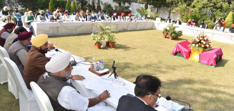 ਮੁੱਖ ਮੰਤਰੀ ਵੱਲੋਂ ਗੁਲਾਬੀ ਸੁੰਡੀ ਨਾਲ ਪ੍ਰਭਾਵਿਤ ਨਰਮਾ ਉਤਪਾਦਕਾਂ ਲਈ ਮੁਆਵਜ਼ਾ ਰਾਸ਼ੀ 12,000 ਰੁਪਏ ਤੋਂ ਵਧਾ ਕੇ 17,000 ਰੁਪਏ ਪ੍ਰਤੀ ਏਕੜ ਕਰਨ ਦਾ ਐਲਾਨ