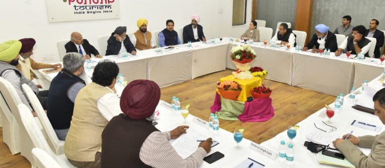 ਮੰਤਰੀ ਮੰਡਲ ਵੱਲੋਂ ਗੁਲਾਬੀ ਸੁੰਡੀ ਦੇ ਹਮਲੇ ਕਾਰਨ ਪ੍ਰਭਾਵਿਤ ਹੋਏ ਨਰਮਾ ਚੁਗਣ ਵਾਲੇ ਖੇਤ ਮਜ਼ਦੂਰਾਂ ਨੂੰ ਵਿੱਤੀ ਰਾਹਤ ਦੇਣ ਦੀ ਪ੍ਰਵਾਨਗੀ
