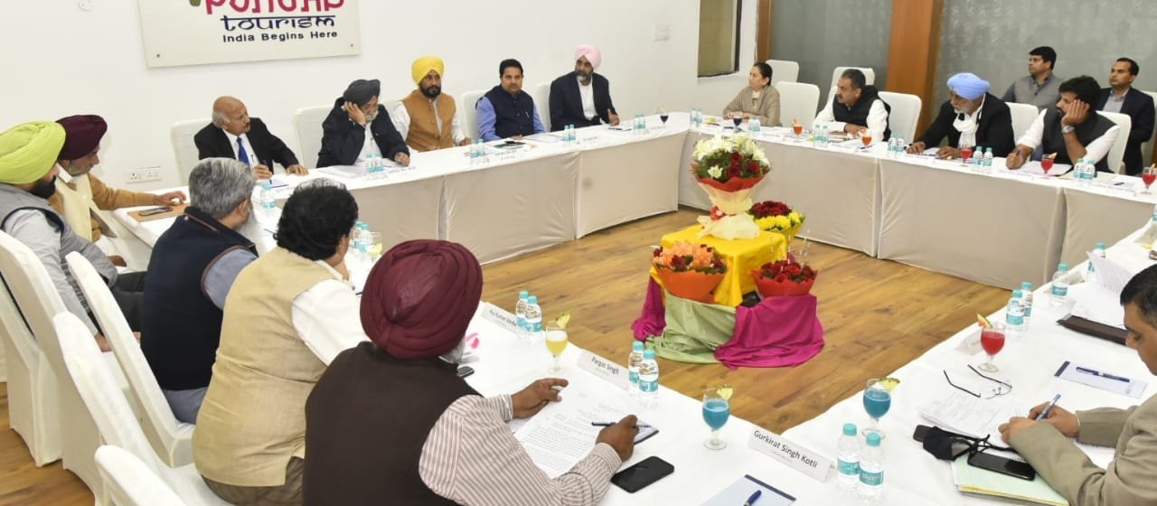 ਮੰਤਰੀ ਮੰਡਲ ਵੱਲੋਂ ਗੁਲਾਬੀ ਸੁੰਡੀ ਦੇ ਹਮਲੇ ਕਾਰਨ ਪ੍ਰਭਾਵਿਤ ਹੋਏ ਨਰਮਾ ਚੁਗਣ ਵਾਲੇ ਖੇਤ ਮਜ਼ਦੂਰਾਂ ਨੂੰ ਵਿੱਤੀ ਰਾਹਤ ਦੇਣ ਦੀ ਪ੍ਰਵਾਨਗੀ