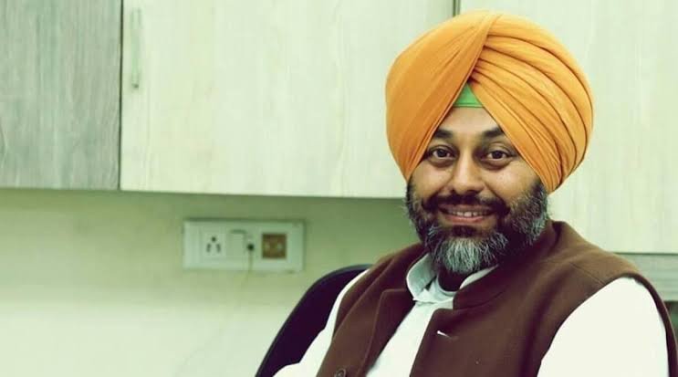 ਦਿੱਲੀ ਵਿੱਚ ਪ੍ਰਦੂਸ਼ਣ ਦੀ ਜ਼ਿੰਮੇਵਾਰੀ ਤੋਂ ਪੱਲਾ ਛਡਾਉਣ ਲਈ ਆਮ ਆਦਮੀ ਪਾਰਟੀ ਵੱਲੋਂ ਪੰਜਾਬ ਦੇ ਕਿਸਾਨਾਂ ਤੇ ਮੜ੍ਹਿਆ ਜਾ ਰਿਹੈ ਦੋਸ਼: ਗੁਰਕੀਰਤ ਸਿੰਘ