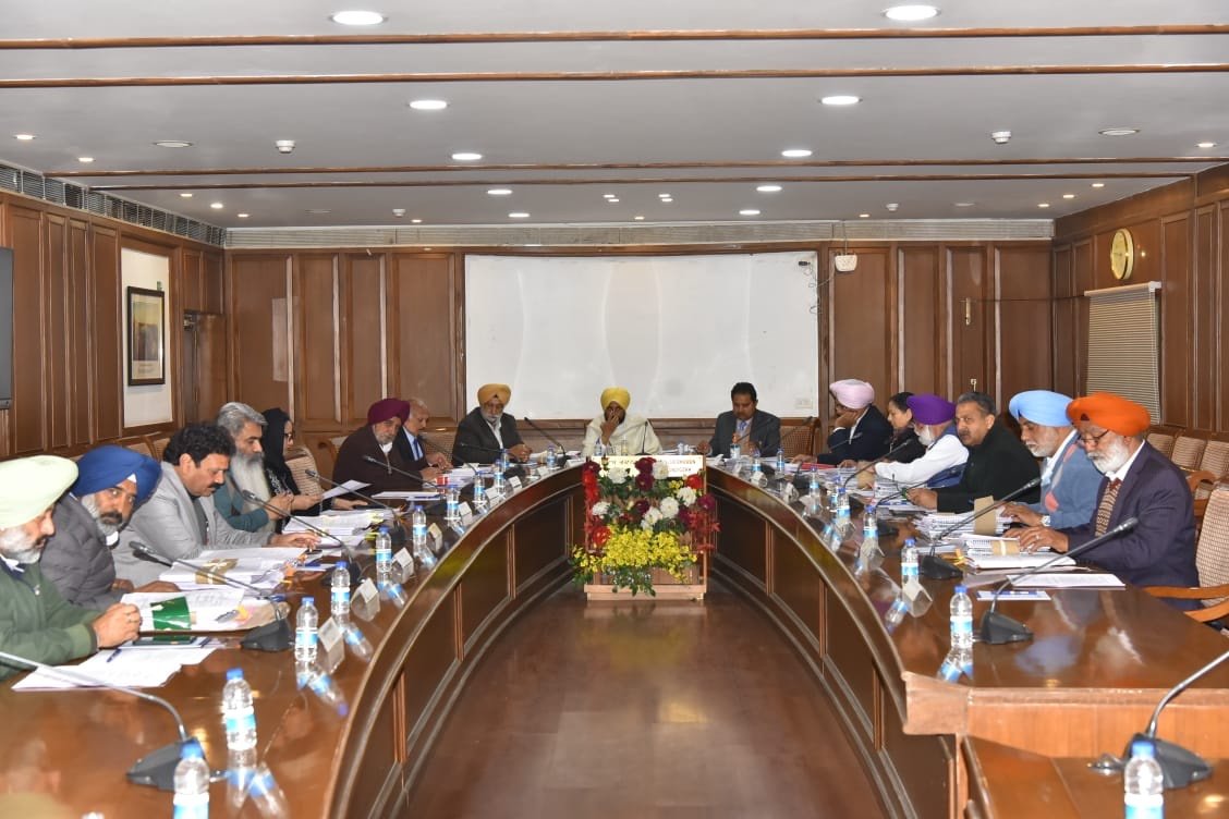 ਮੰਤਰੀ ਮੰਡਲ ਵੱਲੋਂ ਜਗਤ ਗੁਰੂ ਨਾਨਕ ਦੇਵ ਓਪਨ ਯੂਨੀਵਰਸਿਟੀ, ਪਟਿਆਲਾ ਵਿਖੇ ਗੀਤਾ ਅਧਿਐਨ ਅਤੇ ਸਨਾਤਨੀ ਗ੍ਰੰਥ ਸੰਸਥਾ ਦੀ ਸਥਾਪਨਾ ਨੂੰ ਮਨਜ਼ੂਰੀ