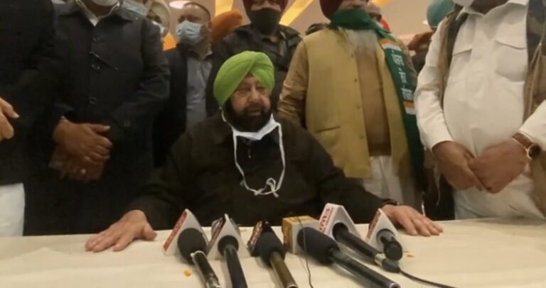CM, Deputy CM behaving like cowards by running away from responsibility: Capt Amarinder