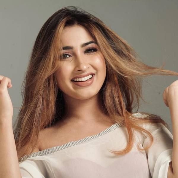 ਸਾਨੀਆ ਅਈਅਰ ਵਿਕੀ, ਕੱਦ, ਉਮਰ, ਬੁਆਏਫ੍ਰੈਂਡ, ਪਤੀ, ਪਰਿਵਾਰ, ਜੀਵਨੀ ਅਤੇ ਹੋਰ ਬਹੁਤ ਕੁਝ