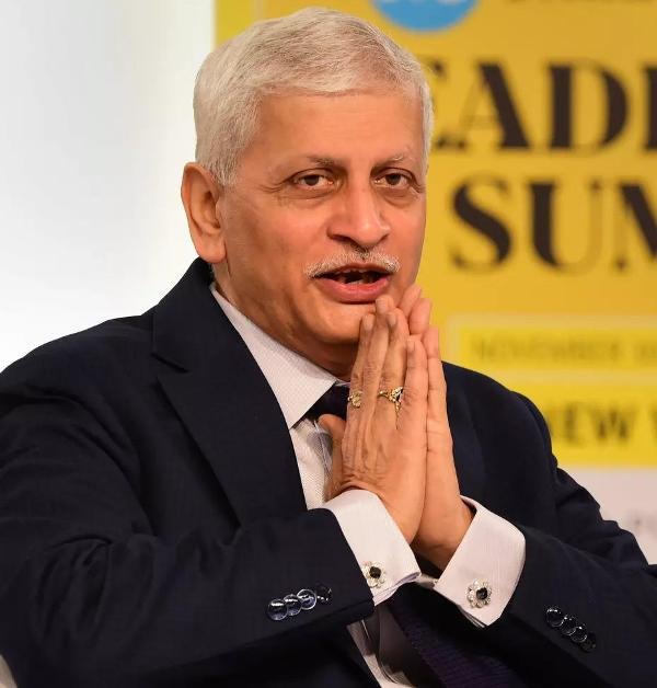 UU ਲਲਿਤ ਵਿਕੀ, ਉਮਰ, ਪਤਨੀ, ਪਰਿਵਾਰ, ਜੀਵਨੀ ਅਤੇ ਹੋਰ