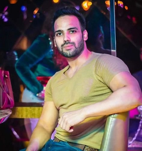 ਦੀਪਕ ਤਿਵਾਰੀ ਵਿਕੀ, ਕੱਦ, ਉਮਰ, ਪਰਿਵਾਰ, ਜੀਵਨੀ ਅਤੇ ਹੋਰ