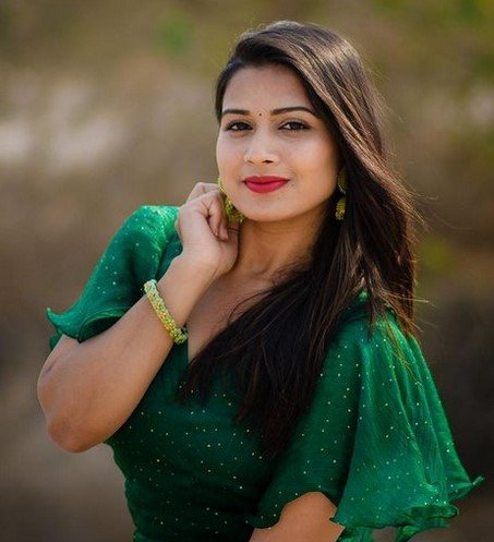 ਇਨਾਇਆ ਸੁਲਤਾਨਾ (ਬਿਗ ਬੌਸ ਤੇਲਗੂ 6) ਵਿਕੀ, ਕੱਦ, ਉਮਰ, ਬੁਆਏਫ੍ਰੈਂਡ, ਪਤੀ, ਪਰਿਵਾਰ, ਜੀਵਨੀ ਅਤੇ ਹੋਰ ਬਹੁਤ ਕੁਝ