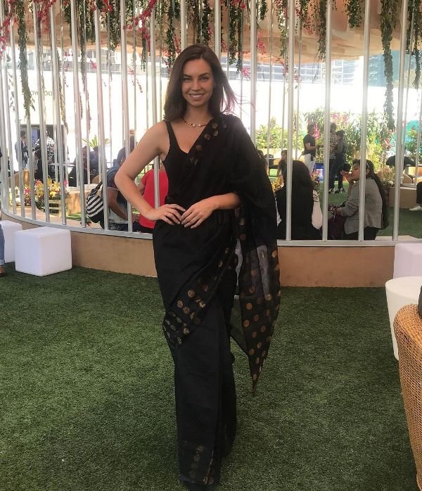 ਸਾਰਾਹ ਟੌਡ ਵਿਕੀ, ਕੱਦ, ਉਮਰ, ਬੁਆਏਫ੍ਰੈਂਡ, ਪਤੀ, ਬੱਚੇ, ਪਰਿਵਾਰ, ਜੀਵਨੀ ਅਤੇ ਹੋਰ ਬਹੁਤ ਕੁਝ