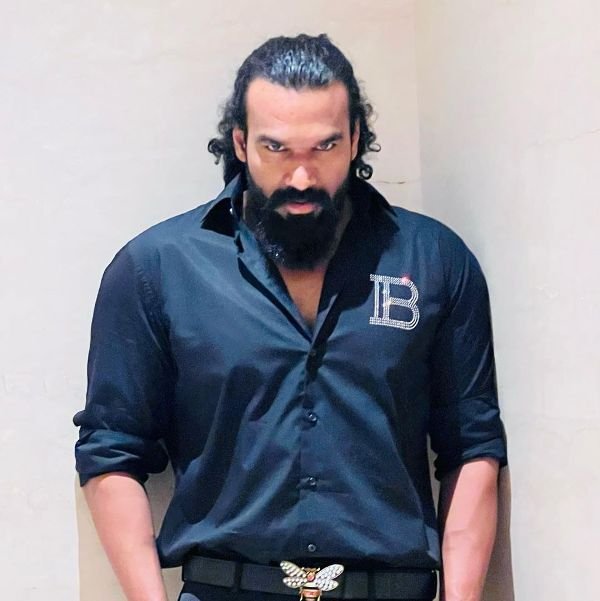 ਵੈਂਕਟੇਸ਼ ਮੁਮੀਦੀ ਵਿਕੀ, ਕੱਦ, ਉਮਰ, ਪ੍ਰੇਮਿਕਾ, ਪਤਨੀ, ਪਰਿਵਾਰ, ਜੀਵਨੀ ਅਤੇ ਹੋਰ ਬਹੁਤ ਕੁਝ