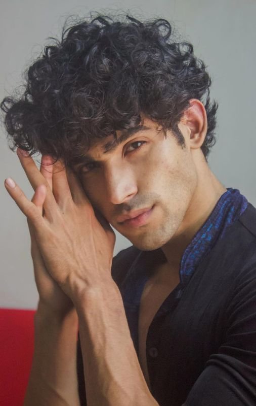 ਅਗਾਜ਼ ਅਖਤਰ ਵਿਕੀ, ਕੱਦ, ਉਮਰ, ਪ੍ਰੇਮਿਕਾ, ਪਰਿਵਾਰ, ਜੀਵਨੀ ਅਤੇ ਹੋਰ