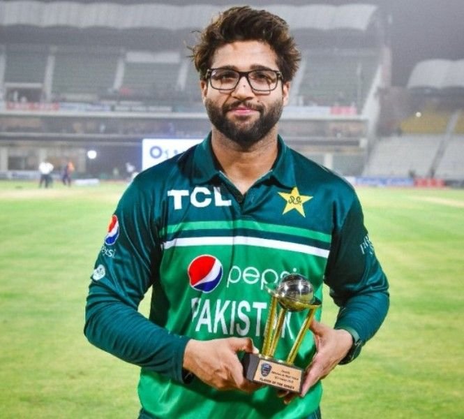 ਇਮਾਮ-ਉਲ-ਹੱਕ ਵਿਕੀ, ਕੱਦ, ਉਮਰ, ਪ੍ਰੇਮਿਕਾ, ਪਤਨੀ, ਬੱਚੇ, ਪਰਿਵਾਰ, ਜੀਵਨੀ ਅਤੇ ਹੋਰ ਬਹੁਤ ਕੁਝ