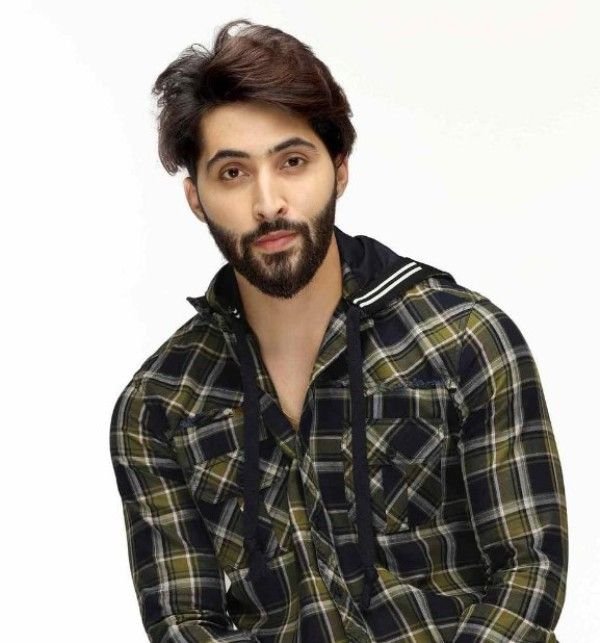 ਇਮਰਾਨ ਨਜ਼ੀਰ ਖਾਨ ਵਿਕੀ, ਕੱਦ, ਭਾਰ, ਉਮਰ, ਪ੍ਰੇਮਿਕਾ, ਪਰਿਵਾਰ, ਜੀਵਨੀ ਅਤੇ ਹੋਰ ਬਹੁਤ ਕੁਝ