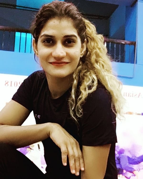 ਸੁਚਿਕਾ ਤਰਿਆਲ ਵਿਕੀ, ਕੱਦ, ਉਮਰ, ਪਤੀ, ਬੱਚੇ, ਪਰਿਵਾਰ, ਜੀਵਨੀ ਅਤੇ ਹੋਰ ਬਹੁਤ ਕੁਝ