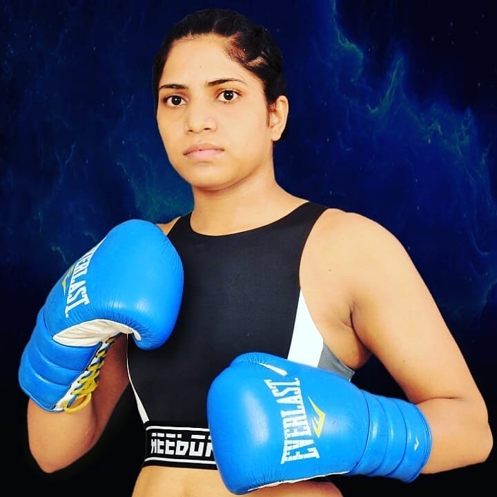 ਉਰਵਸ਼ੀ ਸਿੰਘ ਵਿਕੀ, ਕੱਦ, ਉਮਰ, ਬੁਆਏਫ੍ਰੈਂਡ, ਪਰਿਵਾਰ, ਜੀਵਨੀ ਅਤੇ ਹੋਰ