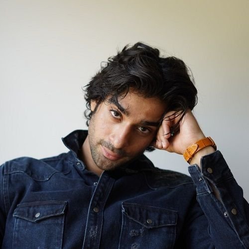 ਕਰਨ ਕੋਠਾਰੀ ਵਿਕੀ, ਕੱਦ, ਉਮਰ, ਪ੍ਰੇਮਿਕਾ, ਪਰਿਵਾਰ, ਜੀਵਨੀ ਅਤੇ ਹੋਰ