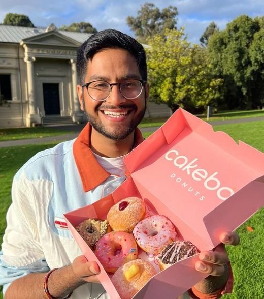 ਸ਼ਿਵੇਸ਼ ਭਾਟੀਆ (ਸ਼ਿਵੇਸ਼ ਨਾਲ ਬੇਕ) ਵਿਕੀ, ਉਮਰ, ਪ੍ਰੇਮਿਕਾ, ਪਰਿਵਾਰ, ਜੀਵਨੀ ਅਤੇ ਹੋਰ