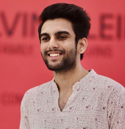 ਈਸ਼ਾਨ ਧਵਨ ਵਿਕੀ, ਕੱਦ, ਉਮਰ, ਪ੍ਰੇਮਿਕਾ, ਪਰਿਵਾਰ, ਜੀਵਨੀ ਅਤੇ ਹੋਰ ਬਹੁਤ ਕੁਝ