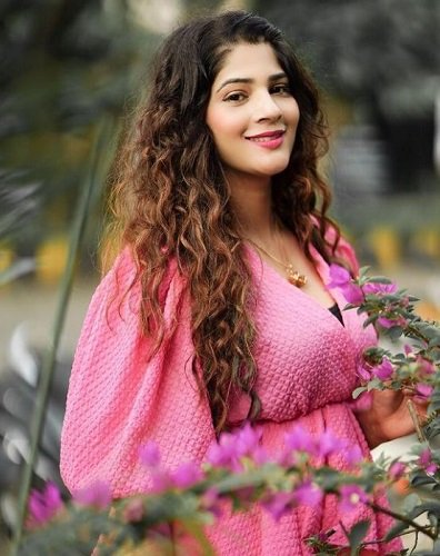 ਸਪਨਾ ਗਿੱਲ ਵਿਕੀ, ਕੱਦ, ਉਮਰ, ਬੁਆਏਫ੍ਰੈਂਡ, ਪਰਿਵਾਰ, ਜੀਵਨੀ ਅਤੇ ਹੋਰ ਬਹੁਤ ਕੁਝ