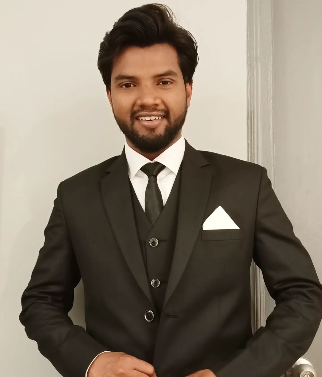 ਕਰਪੂਰ ਗੌਰਵ ਵਿਕੀ, ਉਮਰ, ਪ੍ਰੇਮਿਕਾ, ਪਰਿਵਾਰ, ਜੀਵਨੀ ਅਤੇ ਹੋਰ