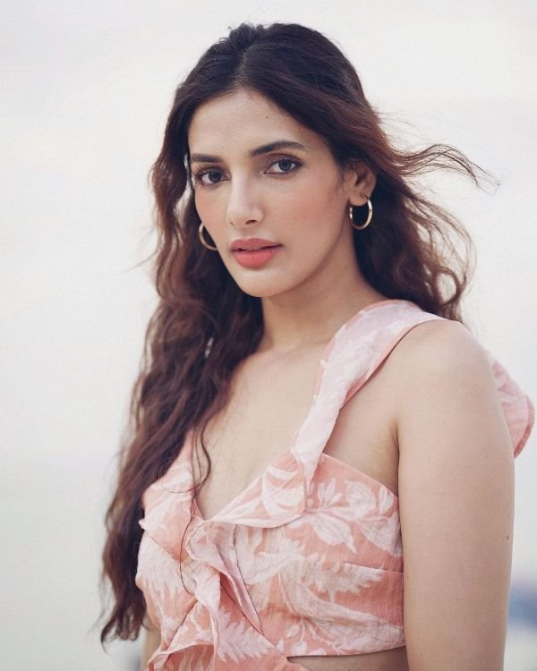 ਨਤਾਸ਼ਾ ਸਿੰਘ ਵਿਕੀ, ਕੱਦ, ਉਮਰ, ਬੁਆਏਫ੍ਰੈਂਡ, ਪਰਿਵਾਰ, ਜੀਵਨੀ ਅਤੇ ਹੋਰ