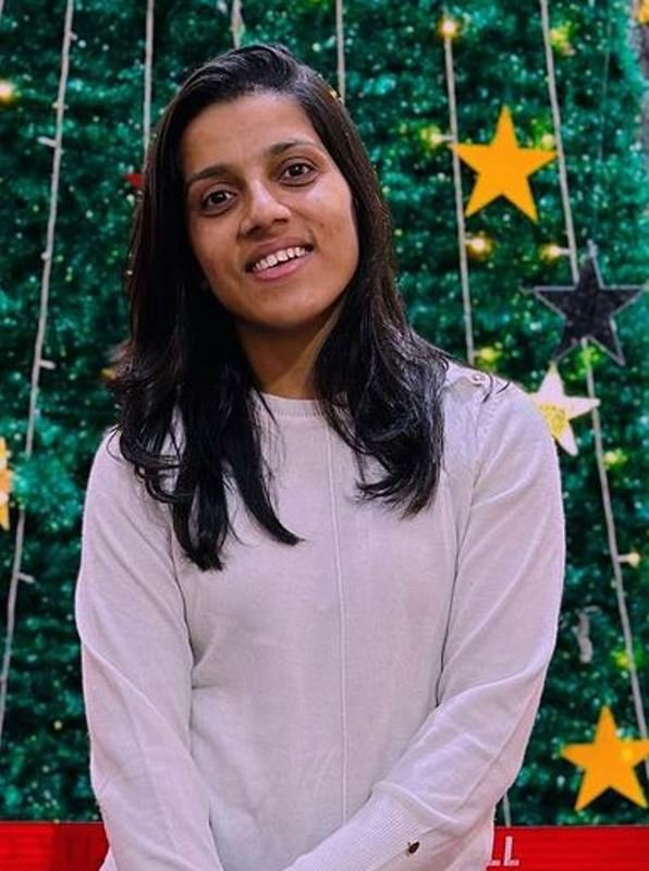 ਤਨੁਜਾ ਕੰਵਰ ਵਿਕੀ, ਕੱਦ, ਉਮਰ, ਬੁਆਏਫ੍ਰੈਂਡ, ਪਤੀ, ਬੱਚੇ, ਪਰਿਵਾਰ, ਜੀਵਨੀ ਅਤੇ ਹੋਰ ਬਹੁਤ ਕੁਝ