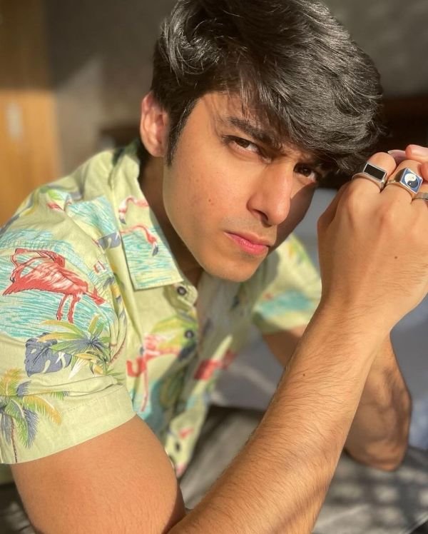 ਵਿਦੁਰ ਚੁੱਘ ਵਿਕੀ, ਉਮਰ, ਪ੍ਰੇਮਿਕਾ, ਪਰਿਵਾਰ, ਜੀਵਨੀ ਅਤੇ ਹੋਰ