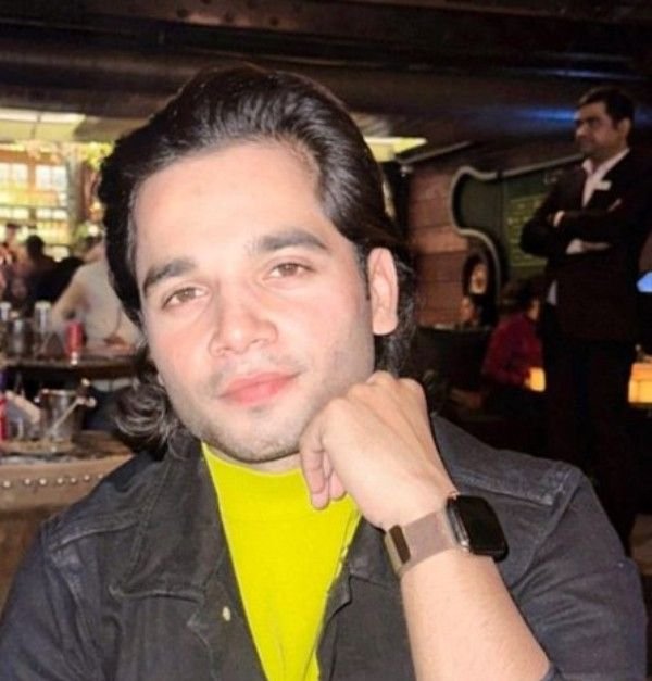 ਸੁਯਸ਼ ਸ਼ਰਮਾ ਵਿਕੀ, ਕੱਦ, ਉਮਰ, ਪ੍ਰੇਮਿਕਾ, ਪਰਿਵਾਰ, ਜੀਵਨੀ ਅਤੇ ਹੋਰ