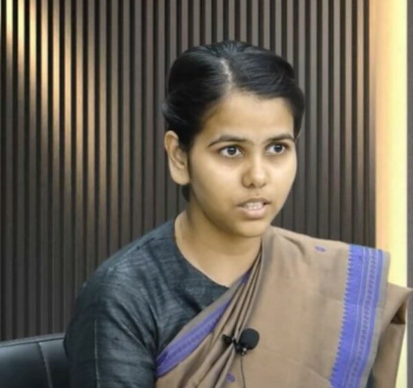 ਇਸ਼ਿਤਾ ਕਿਸ਼ੋਰ (UPSC ਟਾਪਰ) ਵਿਕੀ, ਉਮਰ, ਜਾਤੀ, ਬੁਆਏਫ੍ਰੈਂਡ, ਪਰਿਵਾਰ, ਜੀਵਨੀ ਅਤੇ ਹੋਰ ਬਹੁਤ ਕੁਝ