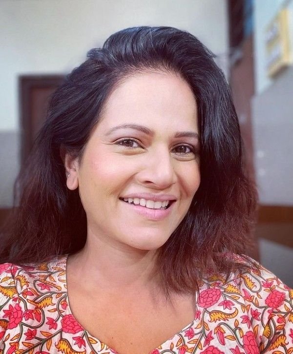 ਮਾਨਵ ਹੀਰੋ ਵਿਕੀ, ਕੱਦ, ਉਮਰ, ਪਤੀ, ਪਰਿਵਾਰ, ਜੀਵਨੀ ਅਤੇ ਹੋਰ