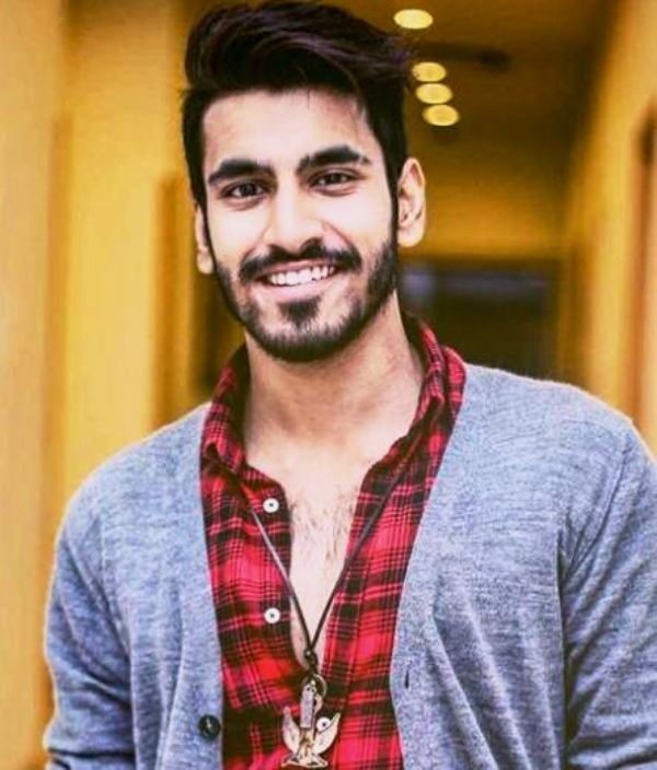 ਰੋਹਨ ਪਿੱਲਈ ਵਿਕੀ, ਕੱਦ, ਉਮਰ, ਪ੍ਰੇਮਿਕਾ, ਪਤਨੀ, ਪਰਿਵਾਰ, ਜੀਵਨੀ ਅਤੇ ਹੋਰ