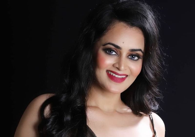 ਬਬੀਕਾ ਧੁਰਵੇ ਵਿਕੀ, ਉਮਰ, ਪਤੀ, ਪਰਿਵਾਰ, ਜੀਵਨੀ ਅਤੇ ਹੋਰ