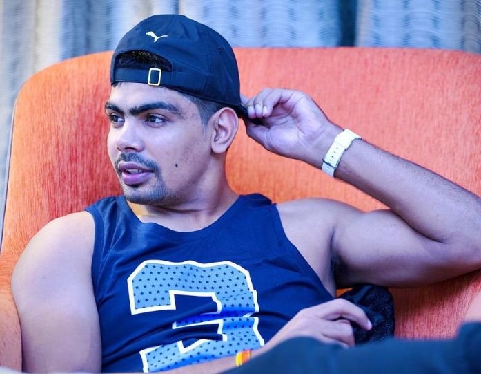 ਪਵਨ ਸਹਿਰਾਵਤ ਵਿਕੀ, ਉਮਰ, ਕੱਦ, ਪਤਨੀ, ਪਰਿਵਾਰ, ਜੀਵਨੀ ਅਤੇ ਹੋਰ