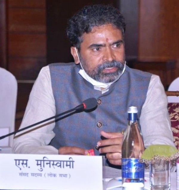 ਐਸ ਮੁਨੀਸਵਾਮੀ ਵਿਕੀ, ਉਮਰ, ਜਾਤ, ਪਤਨੀ, ਬੱਚੇ, ਪਰਿਵਾਰ, ਜੀਵਨੀ ਅਤੇ ਹੋਰ