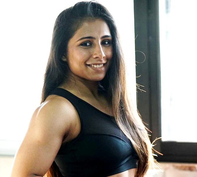 ਟਵਿੰਕਲ ਚੌਰਸੀਆ ਵਿਕੀ, ਕੱਦ, ਉਮਰ, ਬੁਆਏਫ੍ਰੈਂਡ, ਪਰਿਵਾਰ, ਜੀਵਨੀ ਅਤੇ ਹੋਰ ਬਹੁਤ ਕੁਝ