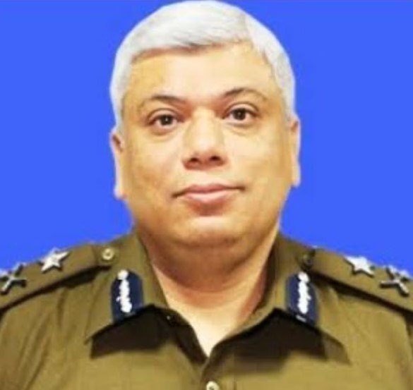 ਅਜੈ ਭਟਨਾਗਰ (ਆਈਪੀਐਸ ਅਫਸਰ) ਵਿਕੀ, ਉਮਰ, ਜਾਤ, ਪਤਨੀ, ਪਰਿਵਾਰ, ਜੀਵਨੀ ਅਤੇ ਹੋਰ