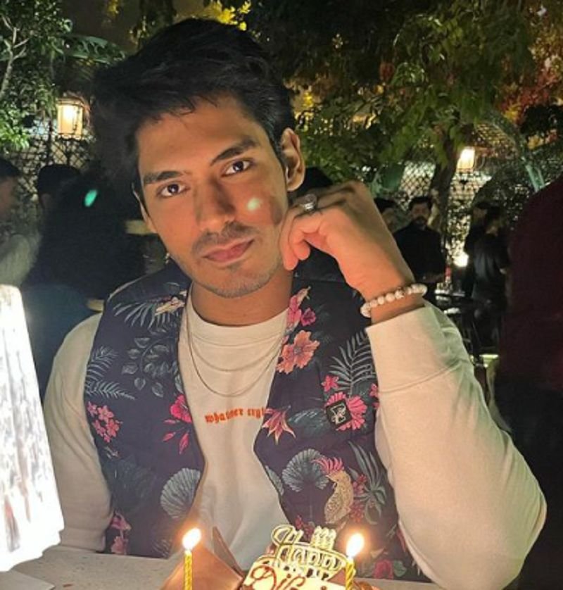 ਦਿਗਵਿਜੇ ਸਿੰਘ ਰਾਠੀ ਵਿਕੀ, ਕੱਦ, ਉਮਰ, ਪ੍ਰੇਮਿਕਾ, ਪਰਿਵਾਰ, ਜੀਵਨੀ ਅਤੇ ਹੋਰ