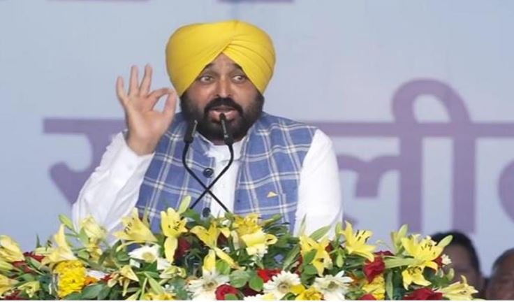 ਰਾਮ ਲੀਲਾ ਮੈਦਾਨ ਤੋਂ ਗਰਜ਼ੇ ਸੀਐੱਮ ਮਾਨ, ਸ਼ਾਇਰਾਨਾ ਅੰਦਾਜ਼ ‘ਚ ਭਾਜਪਾ ਖਿਲਾਫ ਕੱਢੀ ਭੜਾਸ