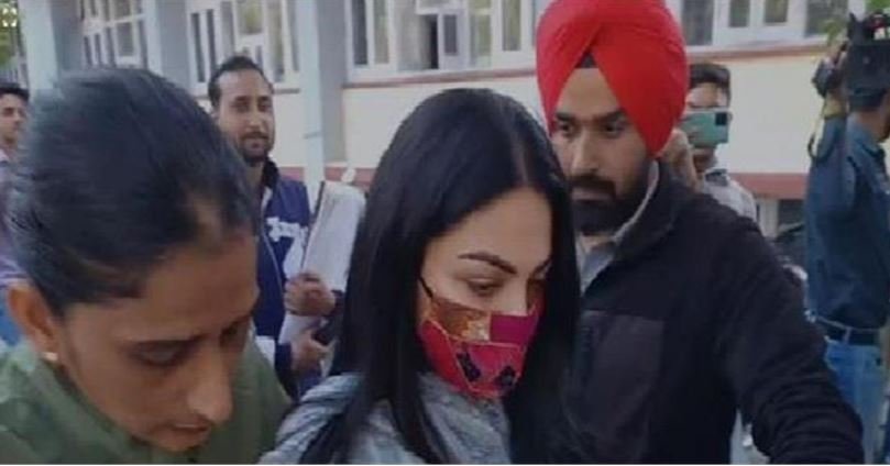 ਅੰਮ੍ਰਿਤਸਰ ਦੀ ਅਦਾਲਤ ‘ਚ ਪੇਸ਼ ਹੋਈ ਪੰਜਾਬੀ ਅਦਾਕਾਰਾ ਨੀਰੂ ਬਾਜਵਾ, ਜਾਣੋ ਕਿਉਂ…