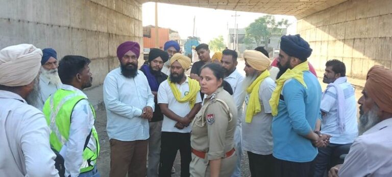 ਸਰੂਦ ਪਿੰਡ ਇੱਕ ‘ਗਲੇ ਵਿੱਚ ਖਰਾਸ਼’ ਹੈ.