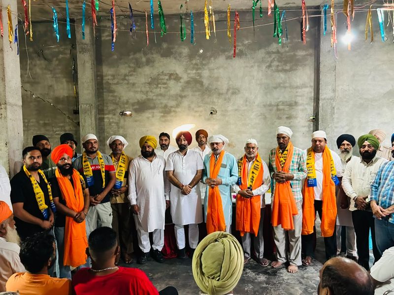 ਪਰਿਵਾਰ ‘ਆਪ’ ਵਿੱਚ ਸ਼ਾਮਲ ਹੋਏ: