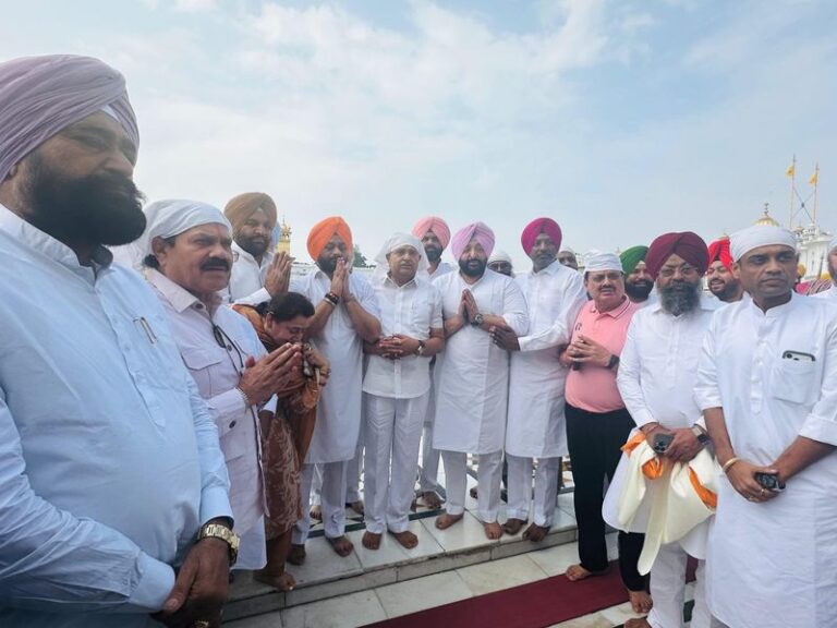 ਪੰਜਾਬ ਕਾਂਗਰਸ: ਆਲ ਇੰਡੀਆ ਕਾਂਗਰਸ ਕਮੇਟੀ ਨੇ ਆਪਣਾ ਅਹੁਦਾ ਹਾਸਲ ਕਰ ਲਿਆ ਹੈ।