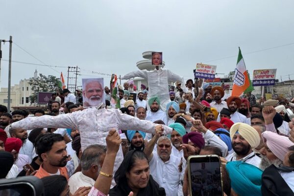 ਵੋਟਰ ਸੂਚੀਆਂ ’ਚ ਗੜਬੜੀ ਖ਼ਿਲਾਫ਼ ਪ੍ਰਦਰਸ਼ਨ