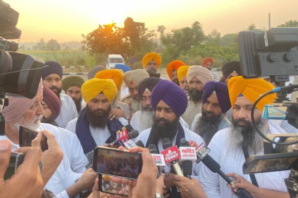 ਕਰਤਾਰਪੁਰ ਸਾਹਿਬ ਕੌਰੀਡੋਰ: ਅਤੇ ਕਰਤਾਰਪੁਰ ਸਾਹਿਬ ਕੌਰੀਡੋਰ ਟੂ ਐਂਡ ਕੌਰੀਡੋਰ