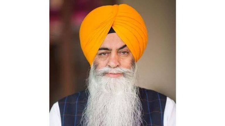 ਉਨ੍ਹਾਂ ਨੇ ਕਿਹਾ ਕਿ ਅਮਰਜੀਤ ਚਾਵਲਾ ਦੇ ਨਾਲ ਅਮਰਜੀਤ ਚਾਵਲਾ ਨੇ ਉਨ੍ਹਾਂ ਨਾਲ ਕੰਮ ਕੀਤਾ ਹੈ। ਭੇਸ ਬਦਲ ਕੇ ਘੁੰਮਣ ਦਾ ਦਾਅਵਾ