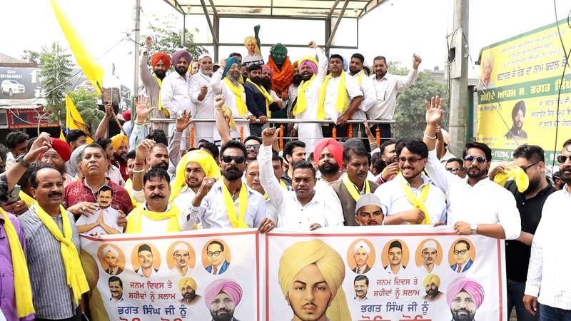 ਸੁਤੰਤਰਤਾ ਸੈਨਾਨੀ ਸ਼ਰਧਾਂਜਲੀ: ਸੁਤੰਤਰਤਾ ਸੈਨਾਨੀ ਸ਼ਰਧਾਂਜਲੀ: ਸੁਤੰਤਰਤਾ ਸੈਨਾਨੀ ਸ਼ਰਧਾਂਜਲੀ: