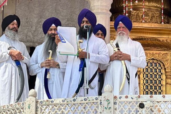 ਅਮਰਜੀਤ ਸਿੰਘ ਚਾਵਲਾ ‘ਤੇ ਕੁੱਟਮਾਰ ਕਰਨ ਵਾਲੇ ਮਲਕੀਤ ਸਿੰਘ ਨੇ ਆਪਣੇ ਆਪ ਨਾਲ ਗੱਲ ਕੀਤੀ ਹੈ।