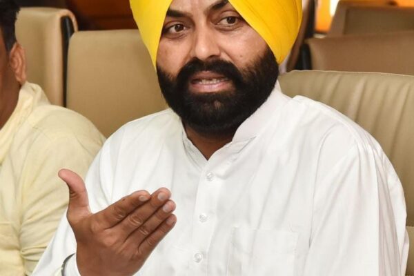 ਗਗਨਦੀਪ ਰੰਧਾਵਾ ਖੁਦਕੁਸ਼ੀ ਮਾਮਲੇ ‘ਚ ਲਾਲਜੀਤ ਭੁੱਲਰ ਨੇ ਖੁਦਕੁਸ਼ੀ ਕਰ ਲਈ।