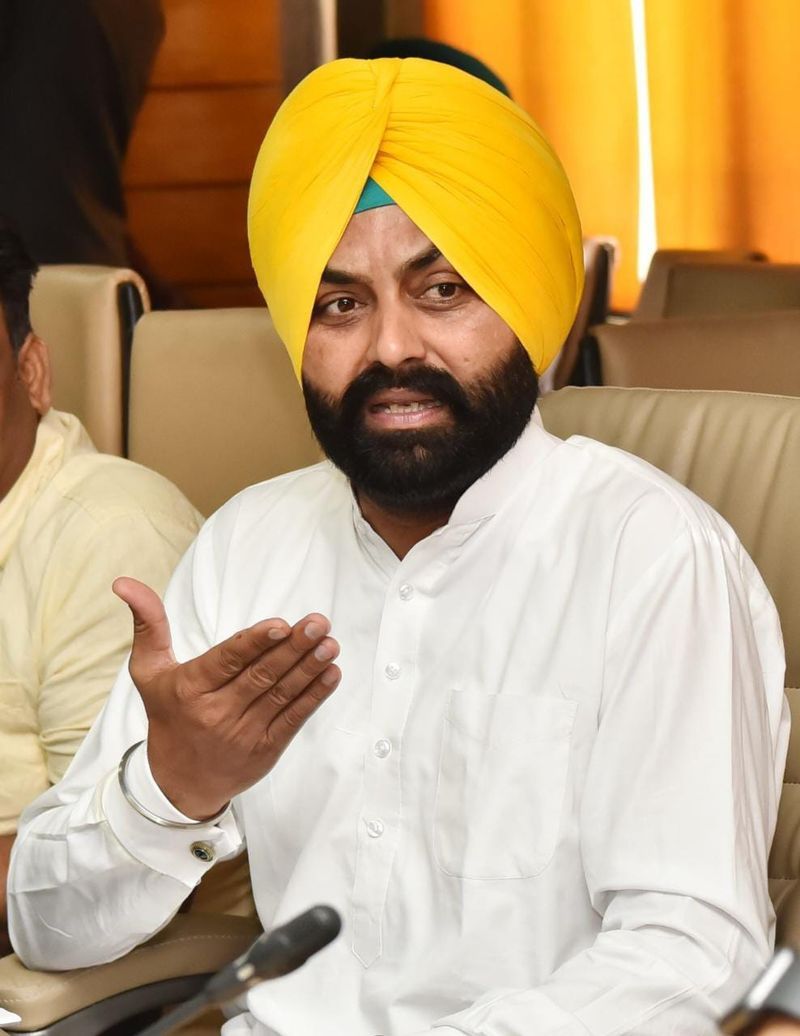ਗਗਨਦੀਪ ਰੰਧਾਵਾ ਖੁਦਕੁਸ਼ੀ ਮਾਮਲੇ ‘ਚ ਲਾਲਜੀਤ ਭੁੱਲਰ ਨੇ ਖੁਦਕੁਸ਼ੀ ਕਰ ਲਈ।
