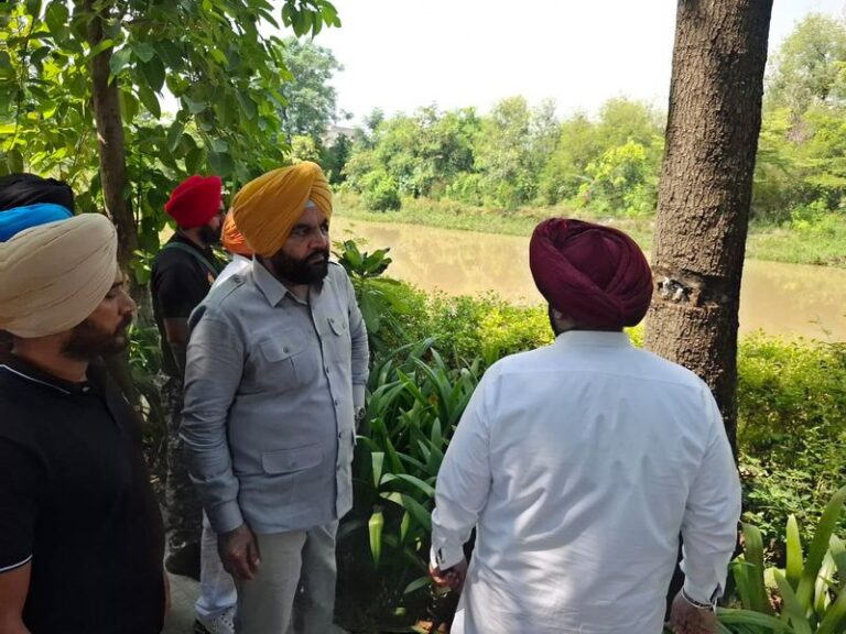 ਸੁਲਤਾਨਵਿੰਡ ਨਹਿਰ ਦਾ ਪਾਣੀ ਰਿਹਾਇਸ਼ੀ ਇਲਾਕਿਆਂ ਵਿੱਚ ਦਾਖਲ ਹੋਇਆ